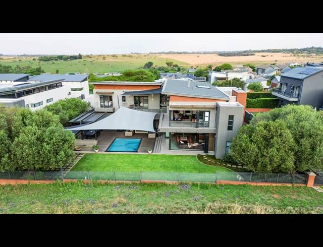 4 BEDROOM HOUSE FOR SALE IN COPPERLEAF ESTATE